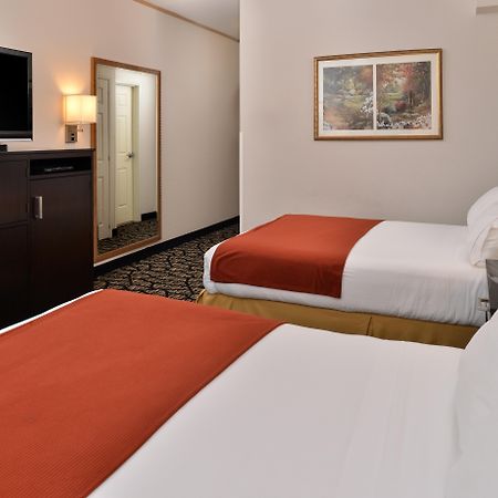 Holiday Inn Express & Suites Tacoma South - Lakewood By Ihg Dış mekan fotoğraf