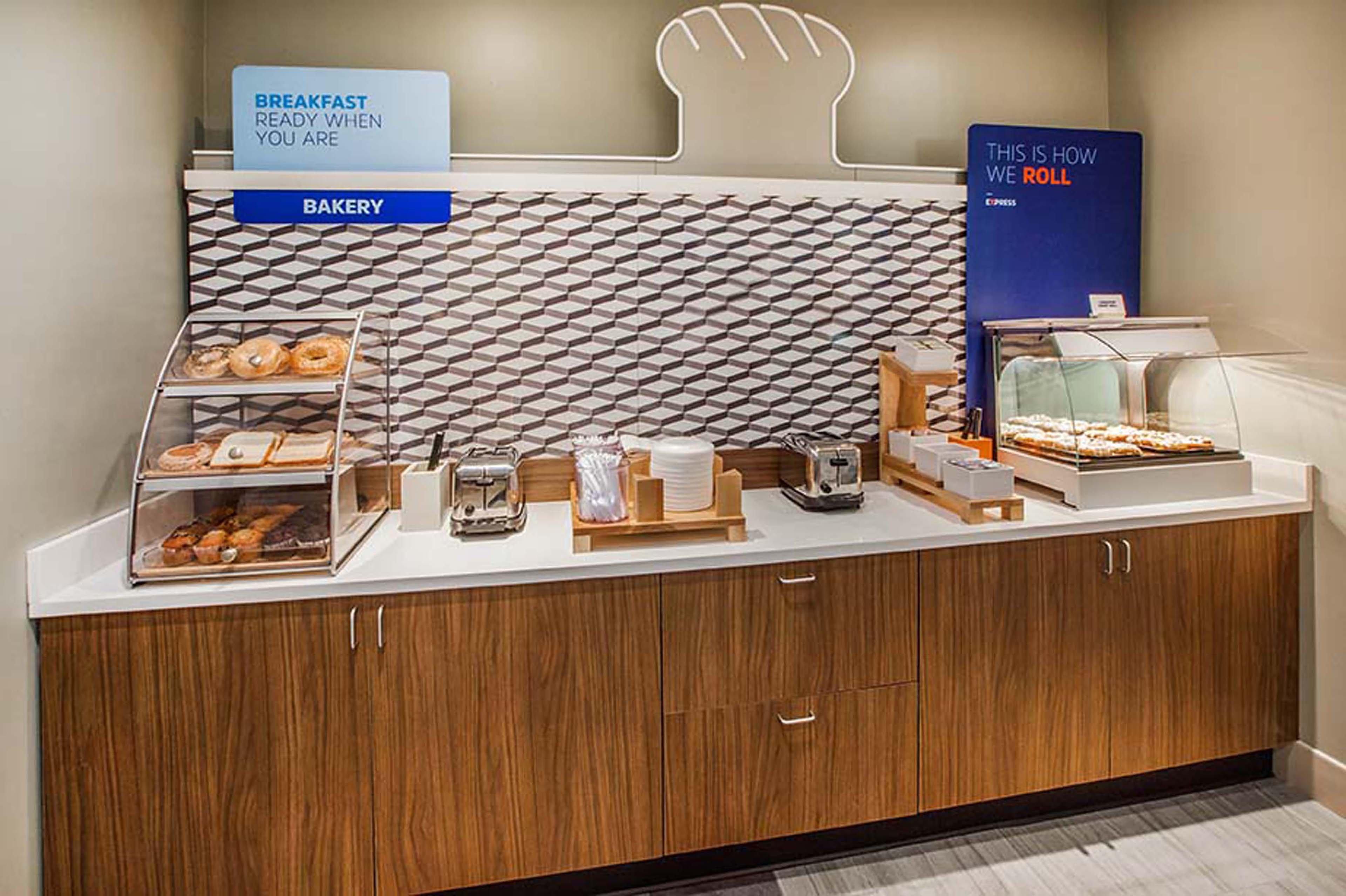 Holiday Inn Express & Suites Tacoma South - Lakewood By Ihg Dış mekan fotoğraf