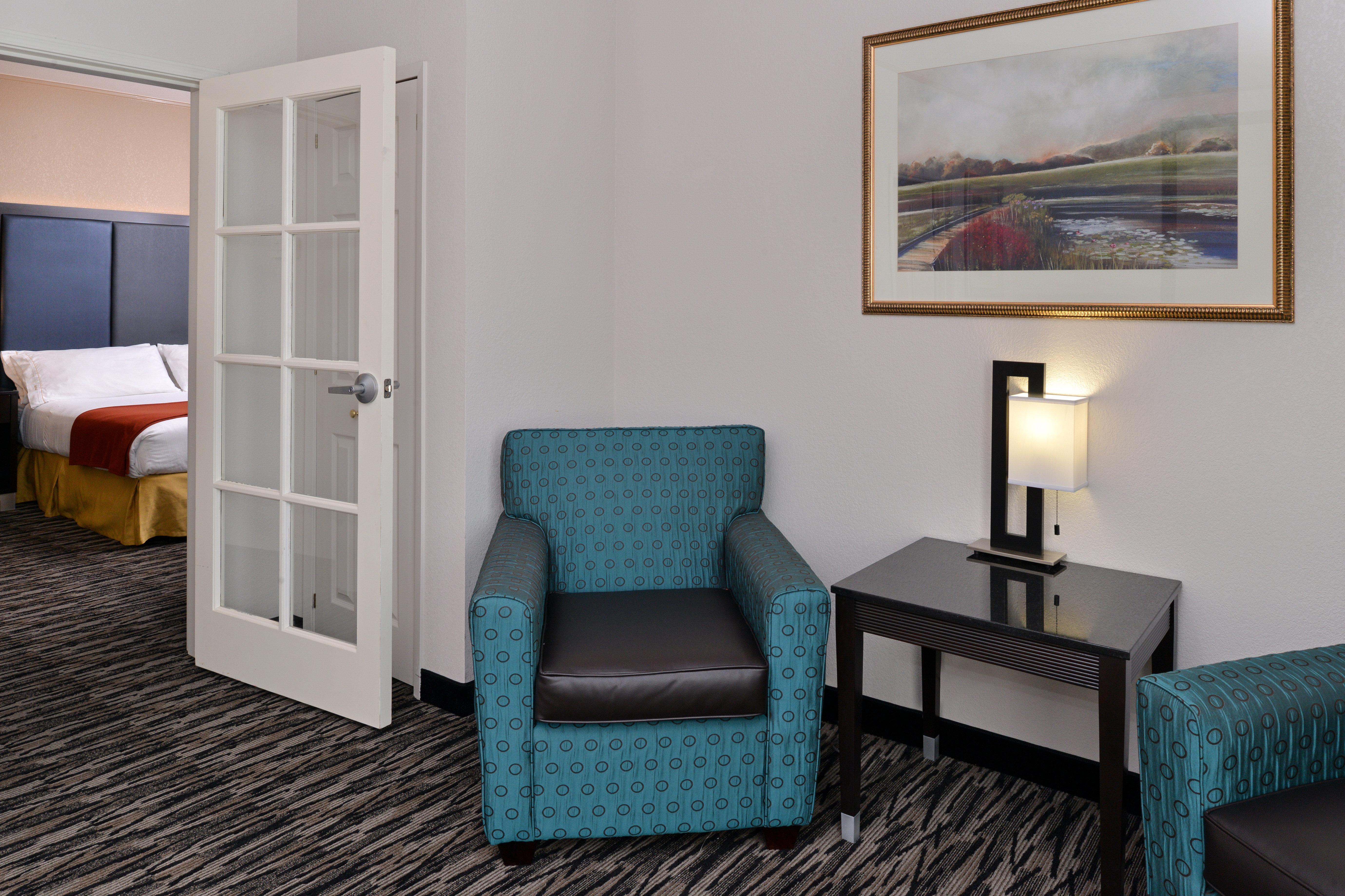 Holiday Inn Express & Suites Tacoma South - Lakewood By Ihg Dış mekan fotoğraf