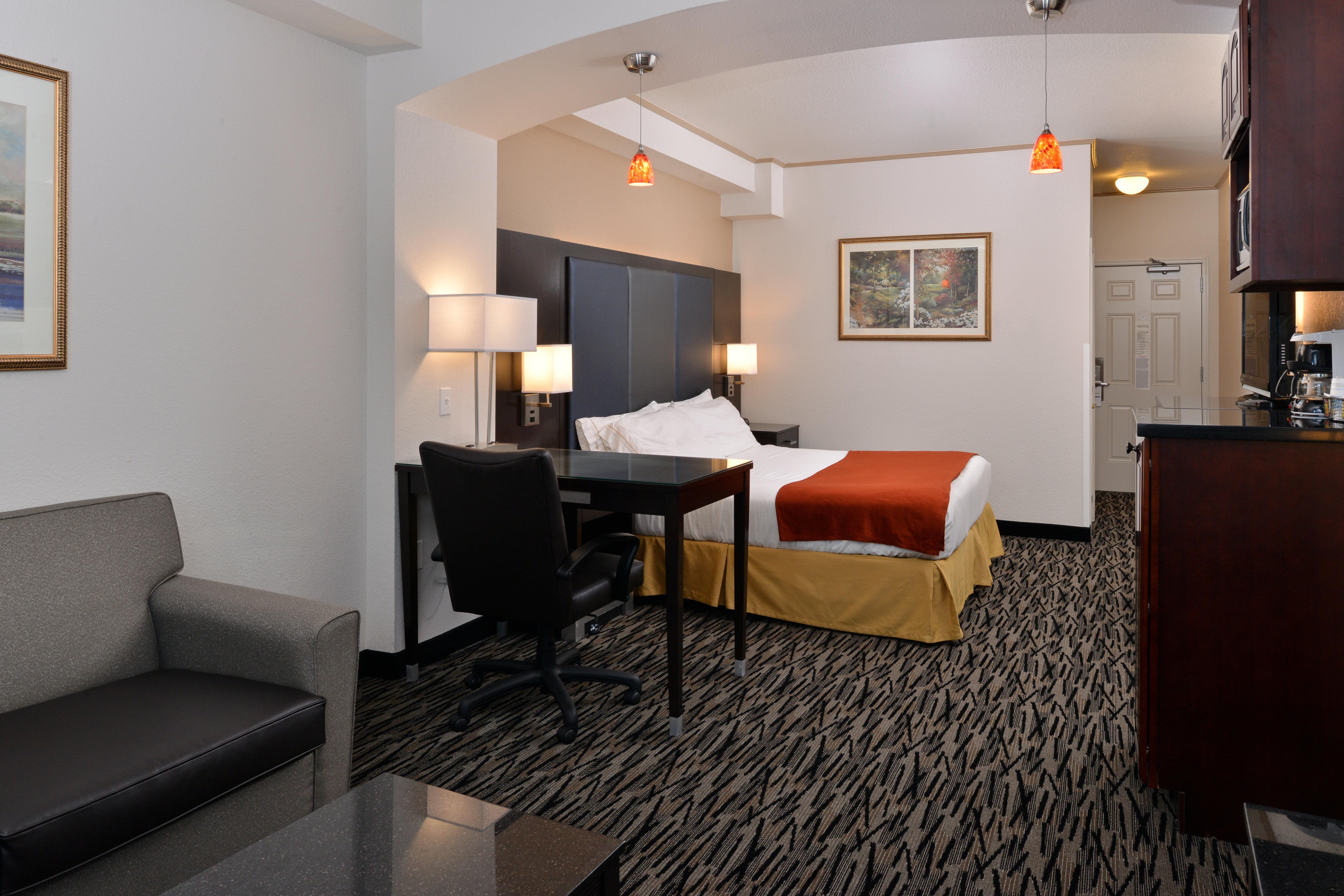 Holiday Inn Express & Suites Tacoma South - Lakewood By Ihg Dış mekan fotoğraf