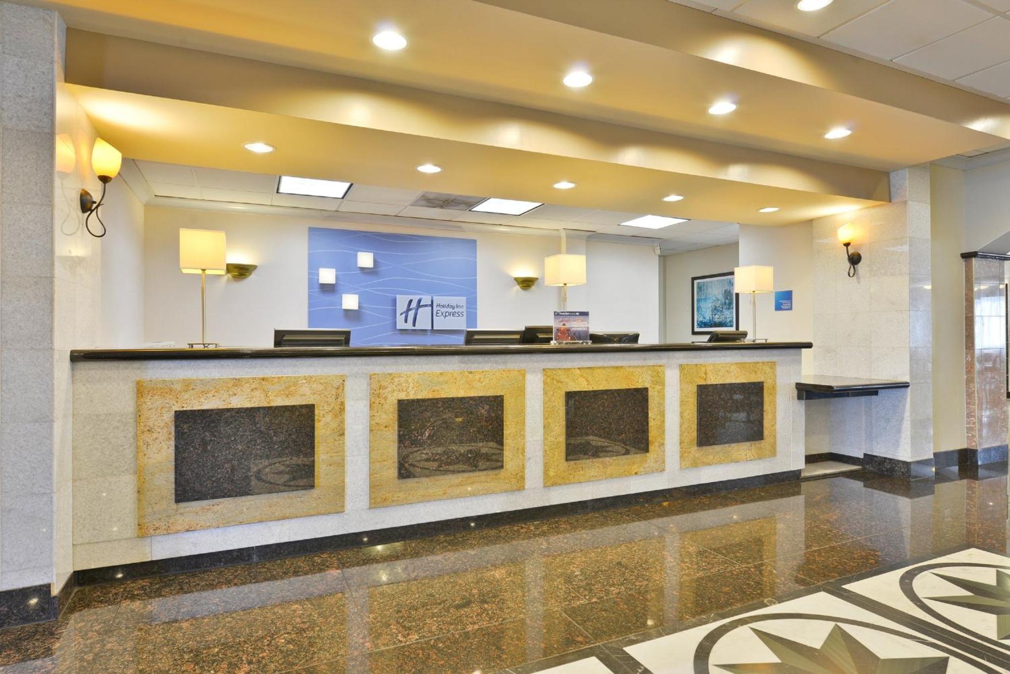 Holiday Inn Express & Suites Tacoma South - Lakewood By Ihg Dış mekan fotoğraf