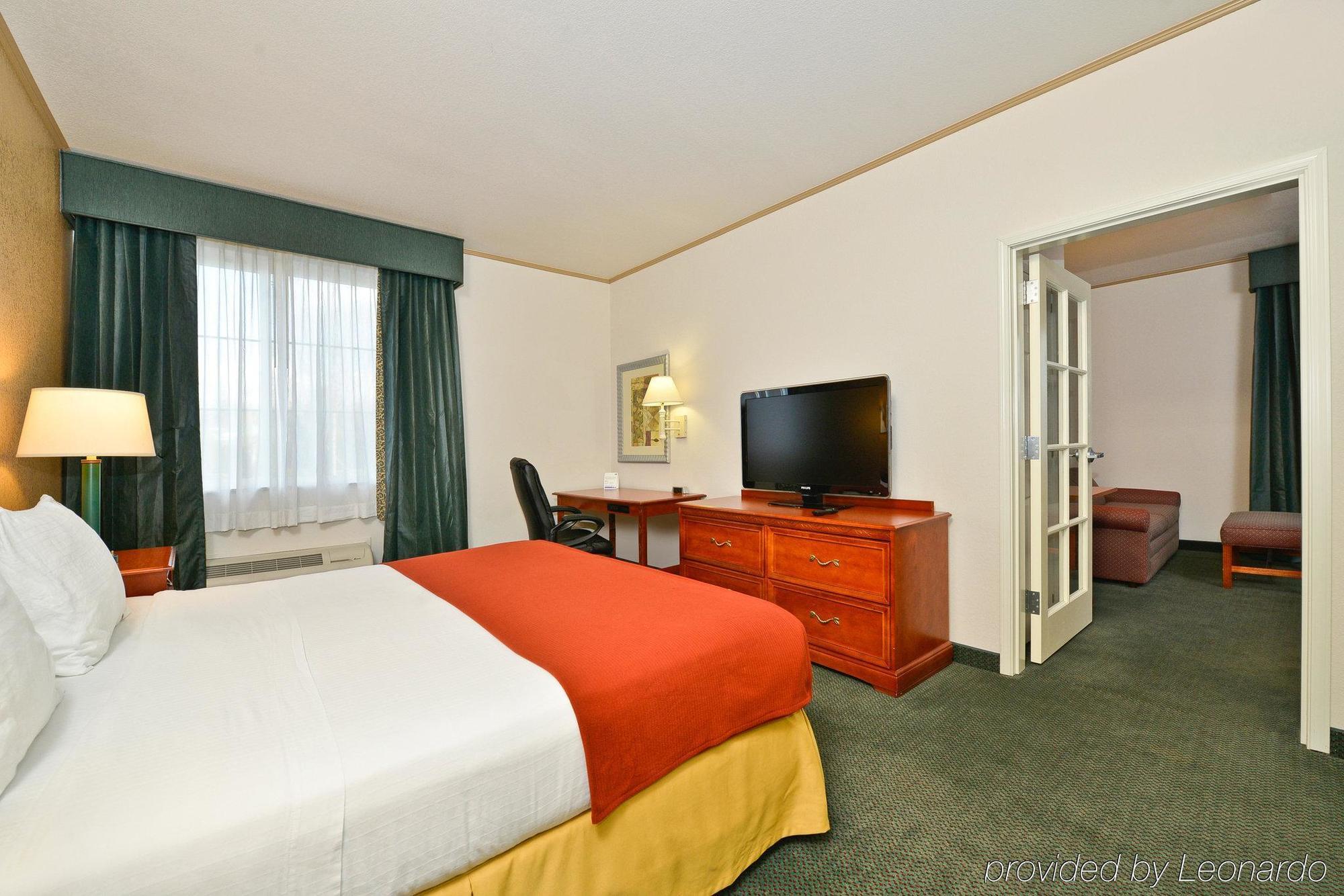 Holiday Inn Express & Suites Tacoma South - Lakewood By Ihg Dış mekan fotoğraf