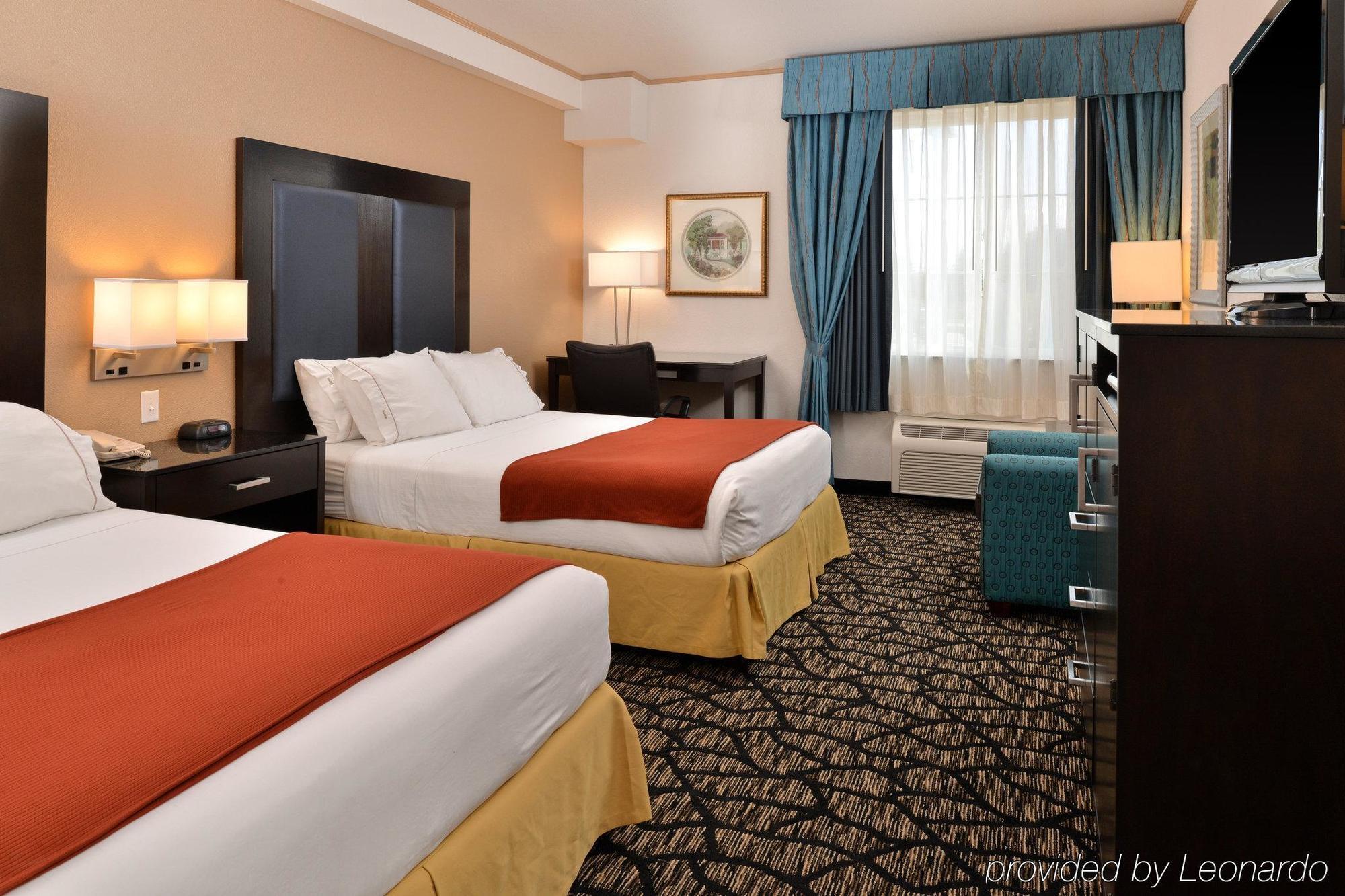 Holiday Inn Express & Suites Tacoma South - Lakewood By Ihg Dış mekan fotoğraf