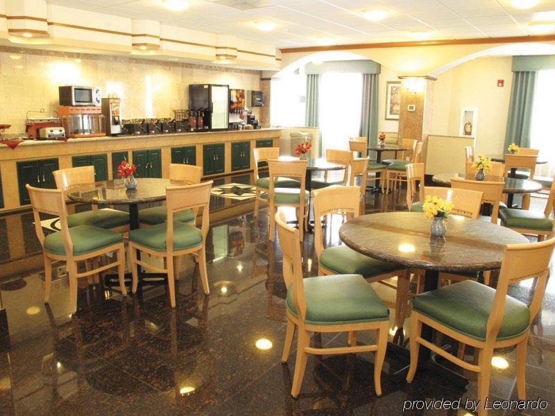 Holiday Inn Express & Suites Tacoma South - Lakewood By Ihg Restoran fotoğraf